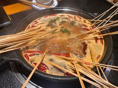 -两三事小郡肝串串香火锅(桂庙店)