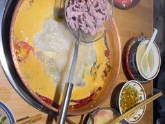 -洱火云南酸菜牛肉火锅(石景山当代商城店)