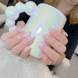 -七彩虹美甲美睫 半永久