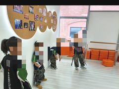 -小荧星艺校(浦东中环分校)