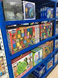 -逝水玩具折扣店