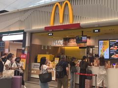 -麦当劳(深圳北站B2检票口楼上)