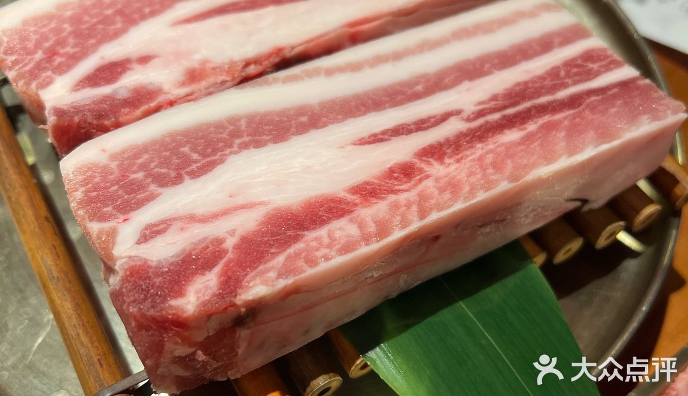 大快朵颐烤肉时