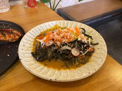 阿拉斯加蟹肉配海胆酱墨鱼汁意面-CHILLAX轻乐时(侨建·Hi City店)