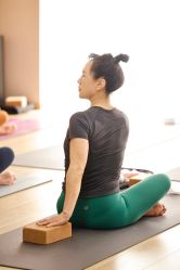 -酉嘉瑜伽YO+YOGA