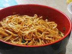 -爆炸头阿姨小四川正宗川味小吃(无任何分店)