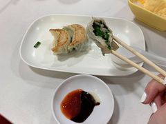鲜肉韭菜煎饺-芬芳甜品(同福路店)