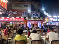 -刘姐啤酒鱼民族演艺餐厅(西街总店)