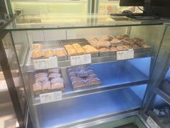 面包甜点陈列柜-上海哈尔滨食品厂(淮海中路店)