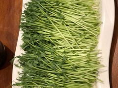 豌豆苗-八宝牛潮汕鲜牛肉火锅(净月店)