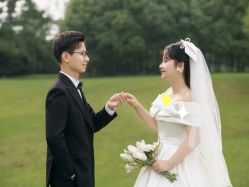 -雪中彩影婚纱摄影·微光艺术中心