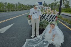 -雪中彩影婚纱摄影·微光艺术中心