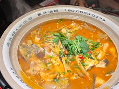 -魏铭鱼头捞饭(晋阳路店)