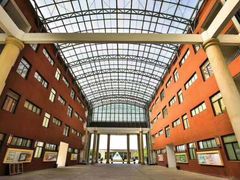-中加枫华国际学校