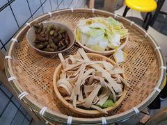 -老街烧烤大排档·地道湖北菜·龙虾馆(汉口火车站店)