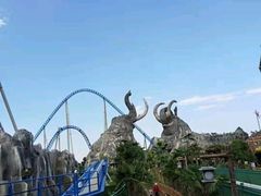 -七彩云南欢乐世界