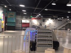 -极限PLAY运动娱乐新世界·团建派对潮玩休闲馆·室内蹦极高空游乐园