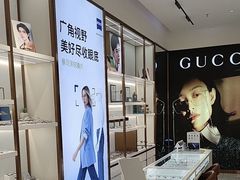 -J-Optical佳视明眼镜·蔡司视觉(青岛金茂览秀城店)