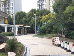 -麦当劳(友谊路得来速店)