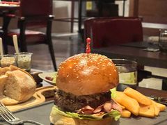 -恰餐厅及酒吧 CHAR Bar & Grill (北京丽都皇冠假日店)