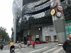 -爱雍·乌节