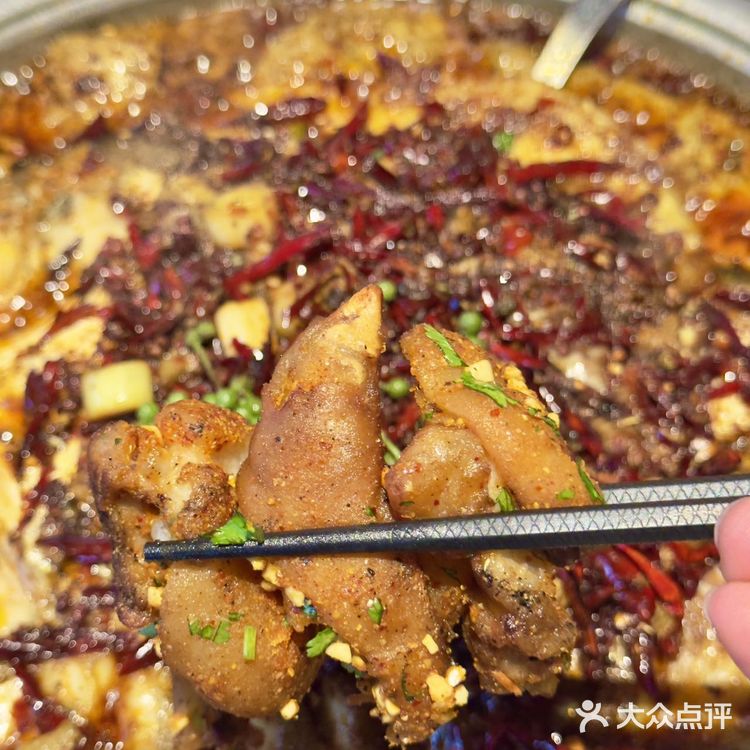 成都春熙路吃花傲天少爷钦点的烤鱼！！！