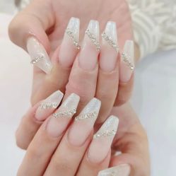 -悦指间美甲美睫