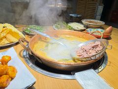 -洱火云南酸菜牛肉火锅(石景山当代商城店)