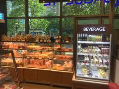 面包甜点陈列柜-巴黎贝甜(杨浦宝地店)