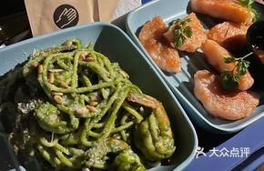 Flavorful Nut Basil Sauce Pasta with Shrimp