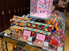 -VENCHI 闻绮(上海佛罗伦萨小镇店)