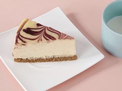 蓝莓慕斯-红宝石·鲜奶小方·海派西点房(南丹店)