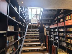 -钟书阁(松江泰晤士小镇店)