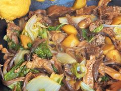 -粘豆包柴火铁锅炖