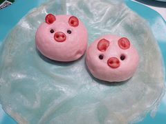 粉红小猪豆沙包-满兴咱妈烀饼铁锅炖(兰州北街店)