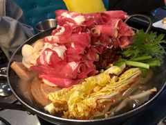 部队锅-MI WU FACTORY米屋美食工厂餐厅(绿地店)