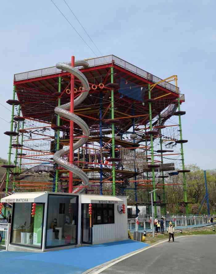 南京聚宝山公园(金陵矩阵)-"挺适合散步的 人也不多 空气清新环境好.