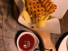 -HIGH FIVE哈福手工汉堡(桂林路店)