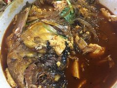 鱼头炖豆腐-五谷粮煎饼卷大葱(景星店)