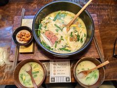 -银米·云南传统过桥米线(双廊黑金冠店)