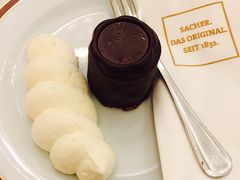 -Cafe Sacher(WIEN)