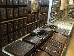 -三福时尚(三峡广场华夏银座店)
