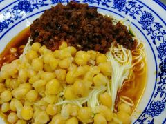 -渝之汇牛肉豌杂面