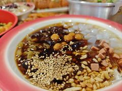 -爆炸头阿姨小四川正宗川味小吃(无任何分店)