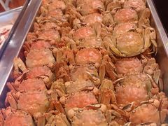 大闸蟹-荣誉国际酒店-云顶旋转餐厅