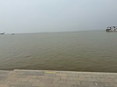 -巴陵广场