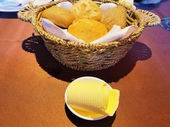 自制餐前面包-卡本妮法餐厅·北京和平宾馆