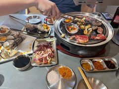 -围炉肉舍•炭烤活鳗•丹东海鲜烤肉(步行街店)