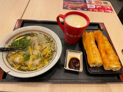 早餐鲜肉小馄饨-永和大王(广元西路店)