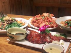 -老滇山寨•云南特色菜•地方菜•民族风情歌舞表演(金碧店)